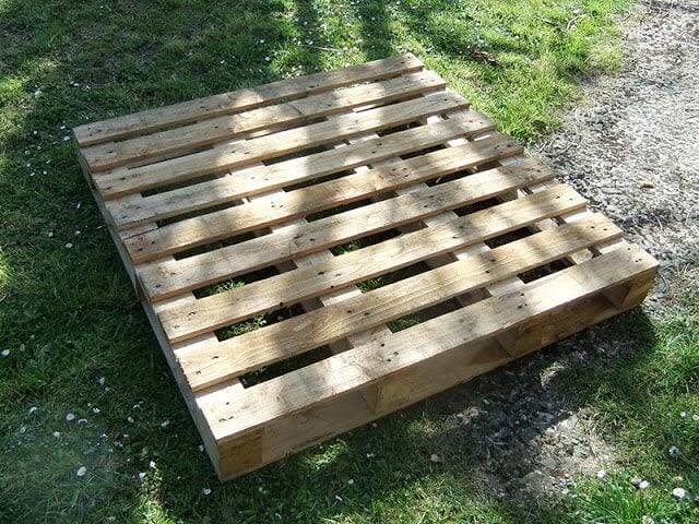 How to make a better strawberry pallet planter lovely greens